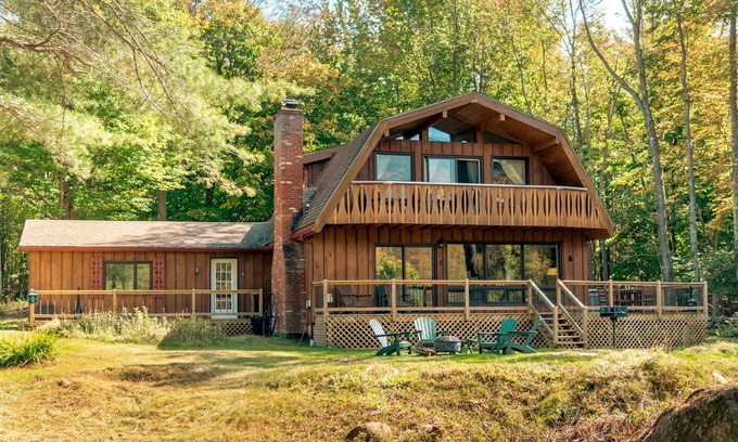 Wilmington House | ADK Whiteface Chalet with Hot Tub, Dog Friendly!
