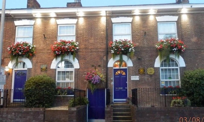 Bridgwater House | Admiral Blake Guest House