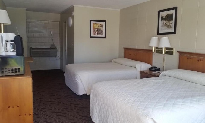 Downtown Myrtle Beach Hotel | Admiral Motor Inn