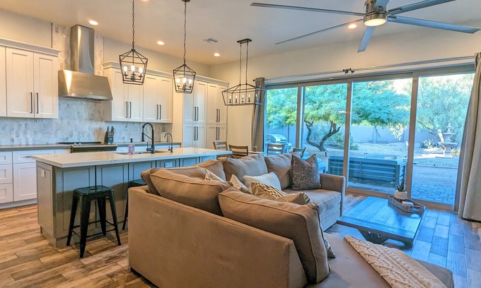 East Mesa House | ADOBE - ABODE Modern luxury 1000sqft custom guest home with mountain views