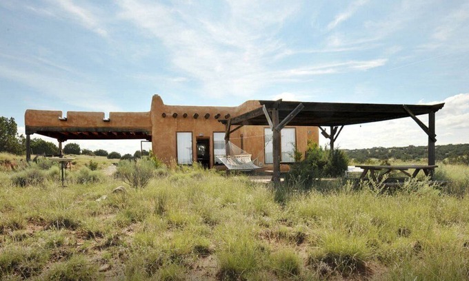 Canoncito House | Adobe casita on 12 acres of high desert