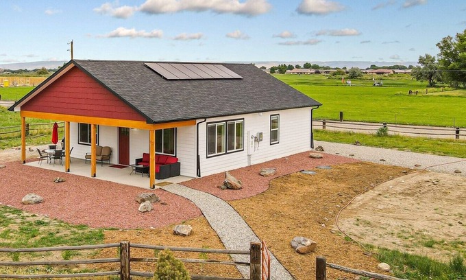 Fruita Cottage | Adobe Creek Cottage - Serene Setting Close to Golf, Mountain Biking & Hiking