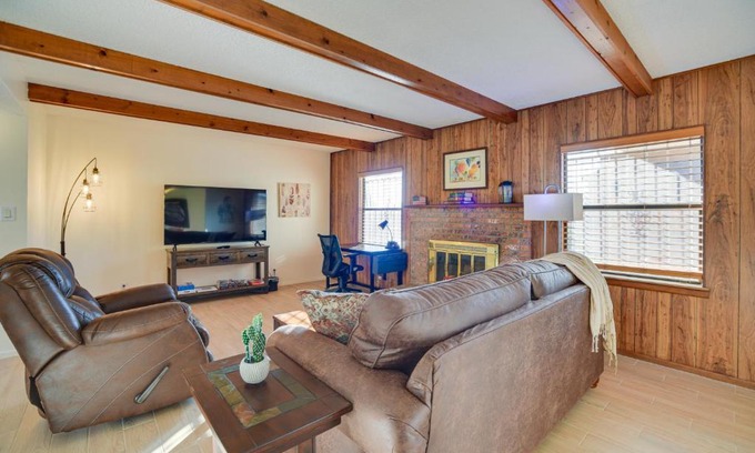 Northeast Heights House | Adobe Home in Albuquerque with Covered Patio