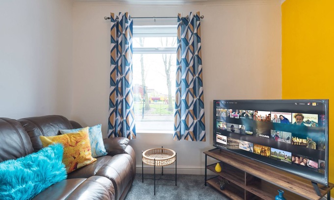 Hull House | Adom Home Away From Home By Jesouth