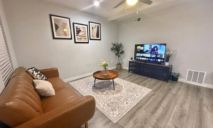 Cedars Bed & Breakfast | Adorable 1-bedroom bed & breakfast in Dallas
