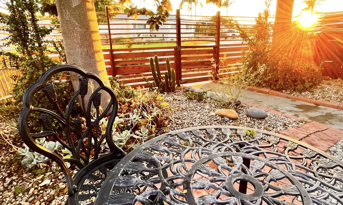 Bay Ho House | Adorable 1 bedroom house 8 min from La Jolla!
