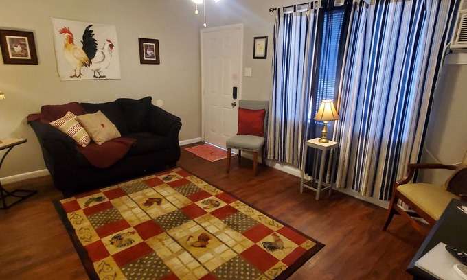 West Monroe Apartment | Adorable 1br/1ba apartment close to everything