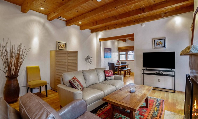 Downtown Santa Fe Condo | Adorable 2 bed 2 bath home in Downtown Santa Fe .Near Downtown Plaza