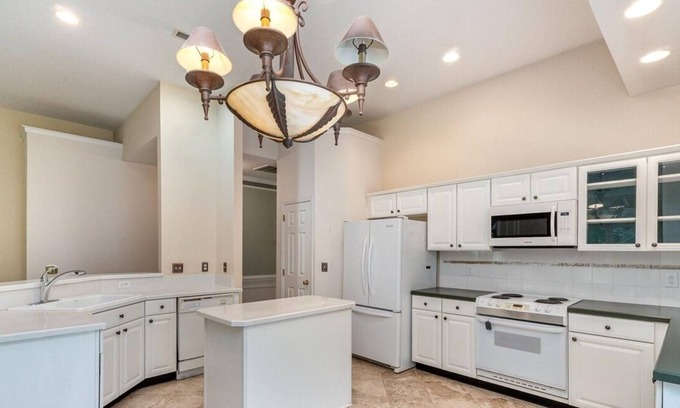Provincetowne Apartment | Adorable 3-bedroom apartment