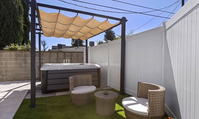 Valley Glen House | ༄Adorable༄ 3 bedroom home with Hot Tub & more