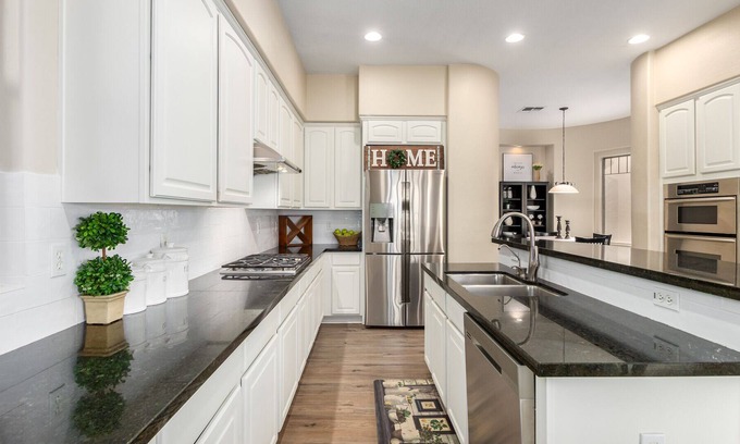 Tramonto House | Adorable 4 bedroom close to community facilities! Close to TSMC