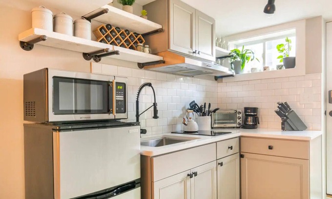 Kingman Park Apartment | Adorable Apartment in Kingman Park