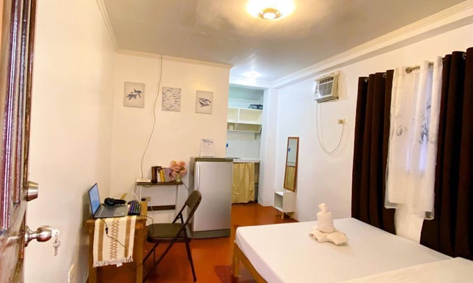 Catangnan Apartment | Adorable apartment with AC in vibrant General Luna