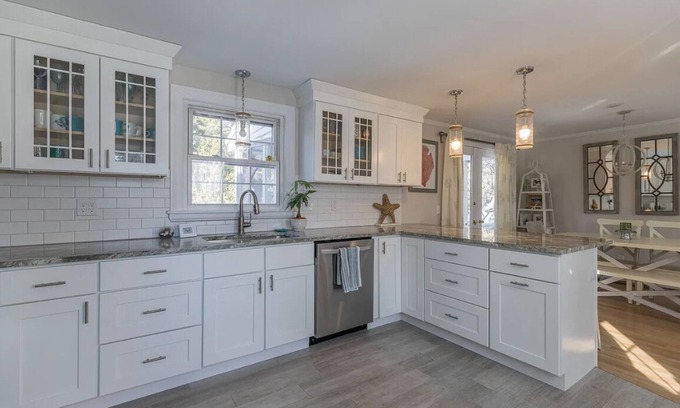 Portland House | Adorable, Bright and By the Bay!