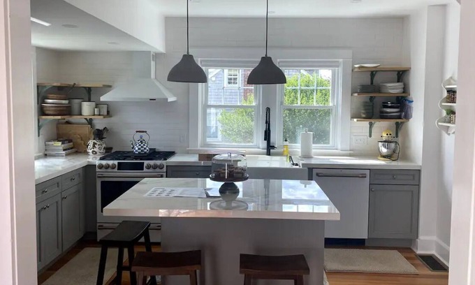 Dartmouth House | Adorable Bungalow in the Heart of Padanaram Village