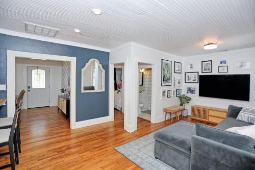 Thunderbolt House | Adorable Bungalow Near City Marina & Tybee Beach