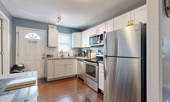 Haynes Area House | Adorable bungalow with washer/dryer & AC - five miles from downtown