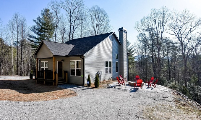 Blairsville Cabin | Adorable contemporary cabin with private hot tub, washer/dryer, AC, & firepit