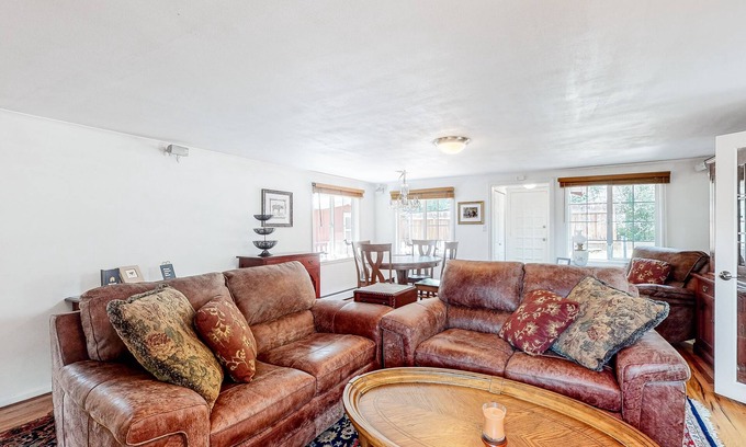 Broadmoor Cottage | Adorable cottage w/large deck, fast WiFi, gourmet kitchen, & great location