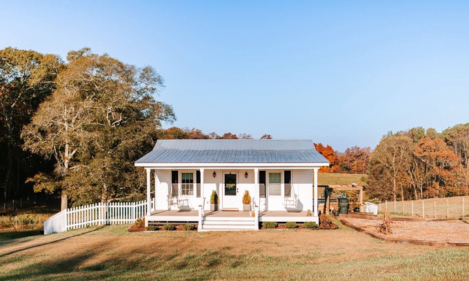 Danielsville Cottage | Adorable Cottage on a Storybook Farm