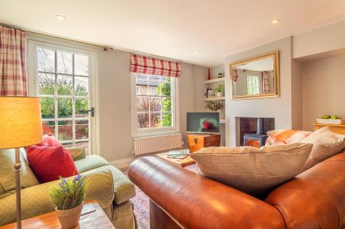 Wissington House | Adorable cottage with a log burner in heavenly village - Constable Lodge