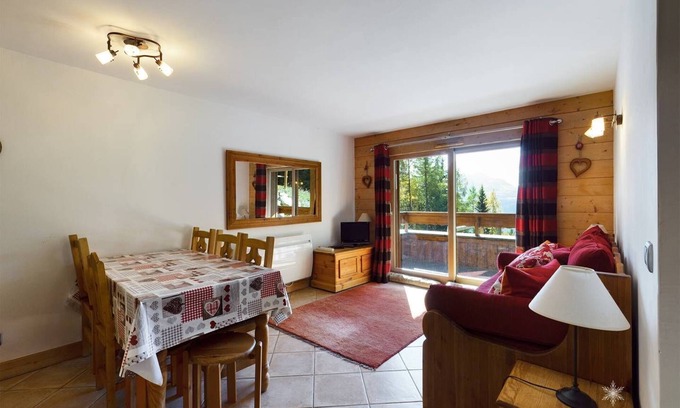 Les Eucherts Apartment | ADORABLE 3 ROOMS IN A QUIET AREA