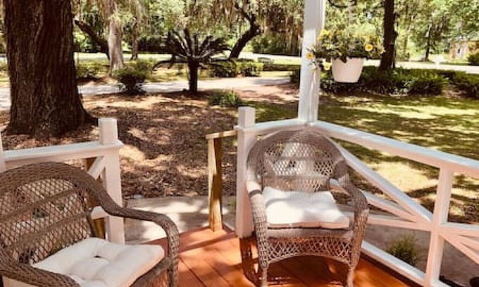 Fernandina Beach Condo | Adorable French Cottage