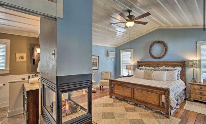 Jefferson Apartment | Adorable French Country Cottage Getaway - King Bed, Jetted Tub, Fireplace, Bikes