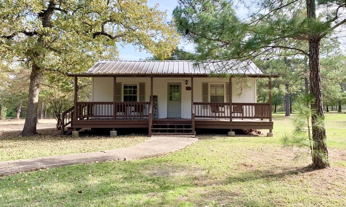 La Grange Cabin | Adorable Guest Cabin In The Woods