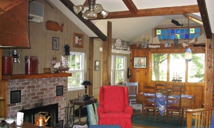 Manasquan Cottage | Adorable Irish Cottage-2 Bedroom, Fenced yard, Pets, Open Concept, Easy Access