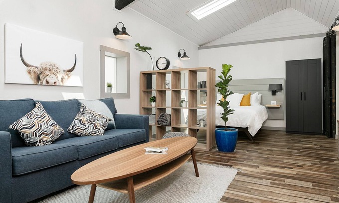 Veterans Park House | Adorable Modern Guesthouse - West Downtown Boise