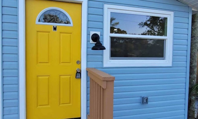 St. Petersburg - Clearwater Apartment | Adorable New Remodel W Cozy Guesthouse to Relax