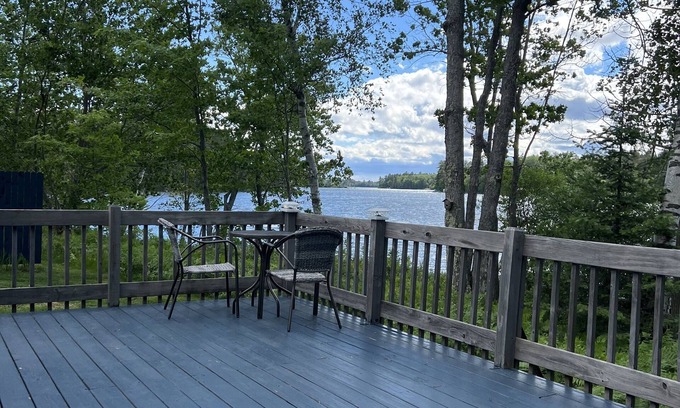 Upper Peninsula Michigan Cabin | Adorable one bedroom cabin on Little Lake, centrally located near Trail 8