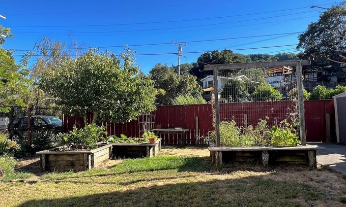 San Anselmo House | Adorable, peaceful 2-bdrm house in charming Fairfax near bus, food & shops