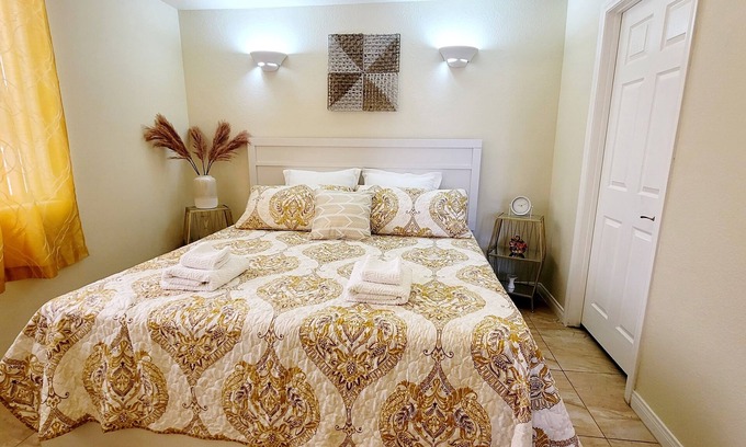 Centennial Hills House | Adorable Private house 1 bedroom - FREE parking on premises