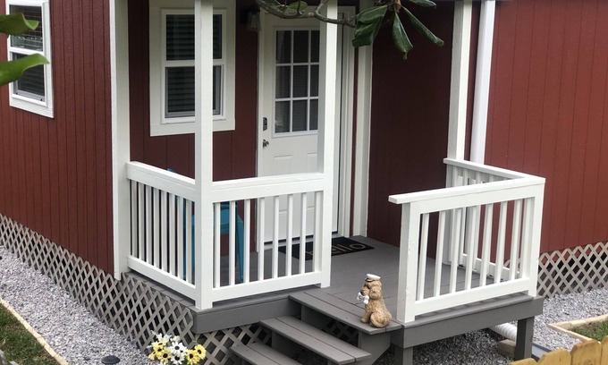 Gulf Breeze Apartment | Adorable private studio-style guesthouse! 15 min from beaches!