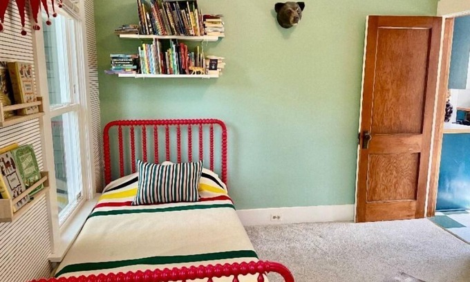 Ravenna House | Adorable Ravenna home close to UW,