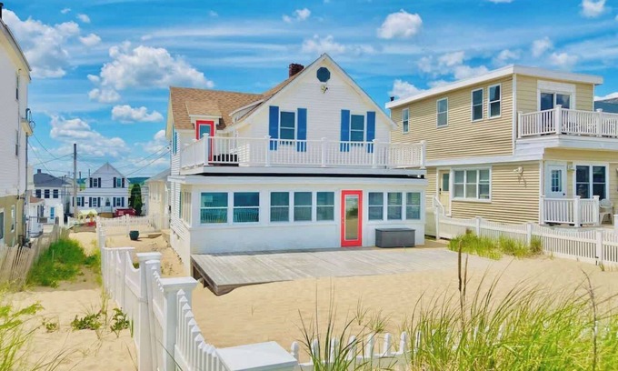 Salisbury Beach House | Adorable spacious renovated private home on beach