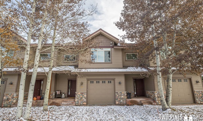 Big Sky House | Adorable Townhome! 15 Min Drive to Resort! 5 Min Walk to Town Center and Shuttle