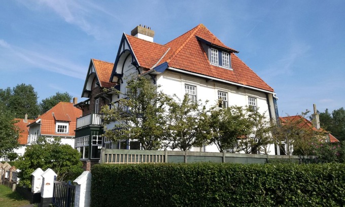 Sint-Idesbald House | Adorable typical Belgian Coast cottage