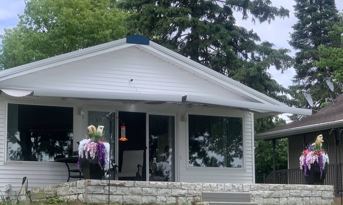 Horton House | Adult get away Beautiful 3 bedroom on Big Portage lake Munith Mi All Sports