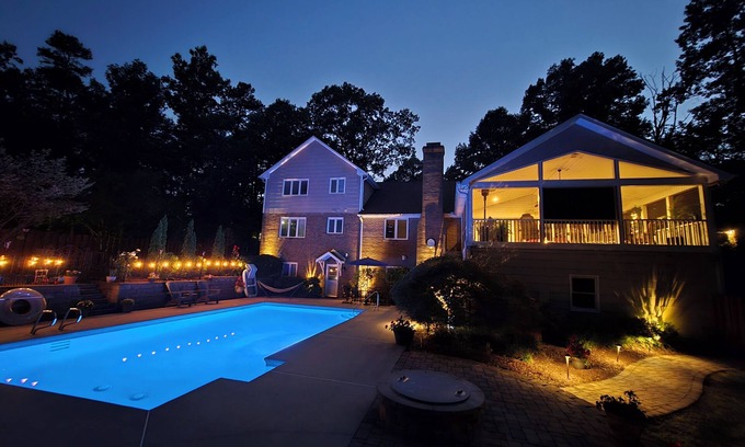 Sedgefield Apartment | Adult Retreat - Great Location - Guest Suite with Luxe Amenitiesn