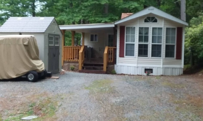Newland House | Adult Summer Camp in the Mountains!