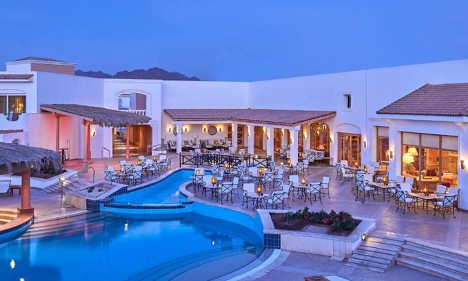 Ras Umm Sid Hotel | Adults-Only Oasis l 4-Rooms with Seaview + Pools, Full Spa & Tennis Access