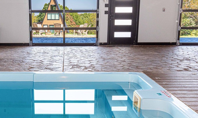 Omaha House | AdultsOnly HeatedPool HotTub FirePit SteamShower