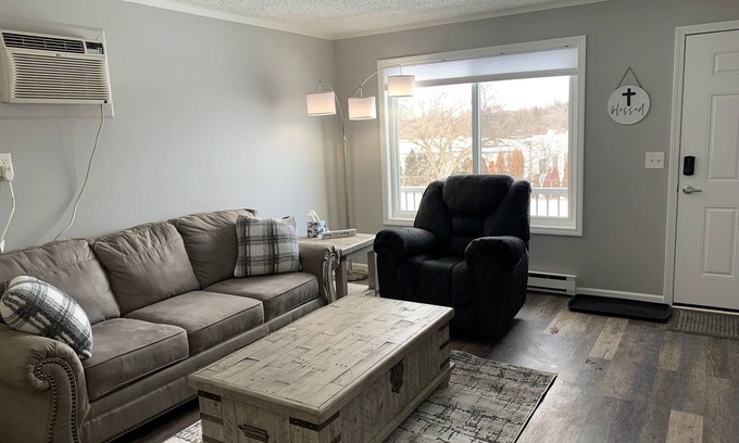 Holly Apartment | Adventure Acres- Suite B2