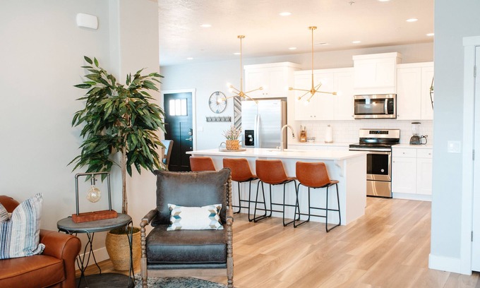 Washington Fields Condo | Adventure Awaits in Southern Utah | Top Floor Condo With Pool