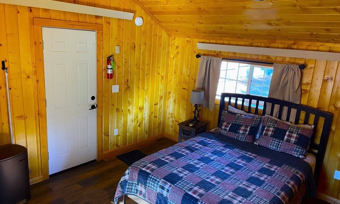 Almont House | Adventure Awaits: Riverfront Cabins in the Heart of the Rockies