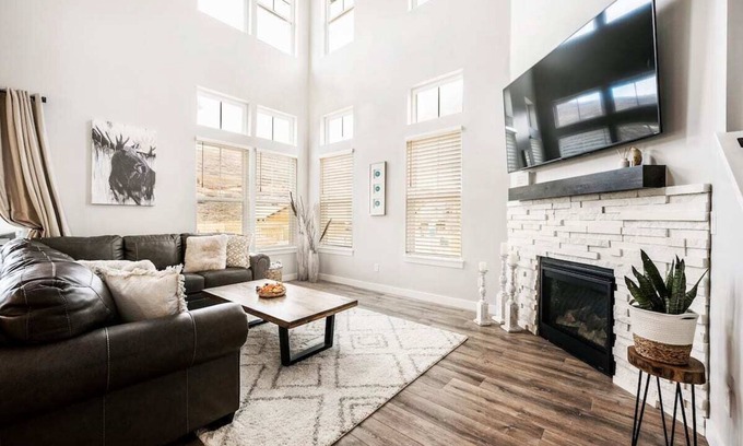 Hideout House | Adventure Awaits w/Private Hot Tub