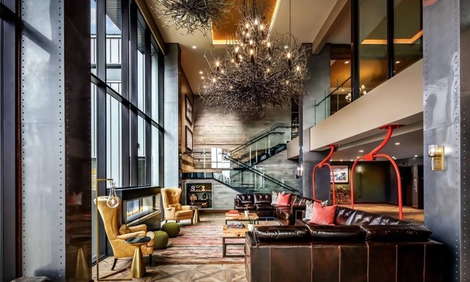 Rossland House | Adventure Basecamp | Cozy, Elegant & Ski-Friendly | Steps to Red Mountain Resort